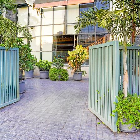 Palette Magarpatta City Formerly Emerald Guestimony Pune Exterior photo