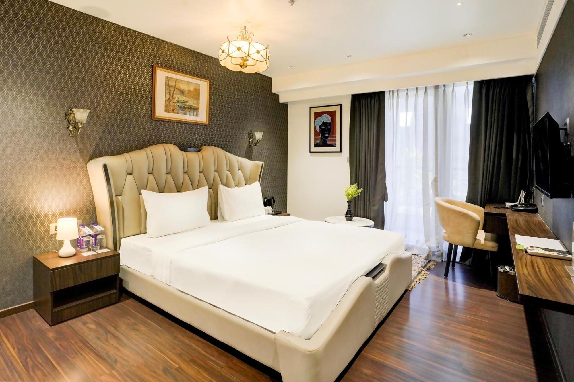 Palette Magarpatta City Formerly Emerald Guestimony Pune Exterior photo